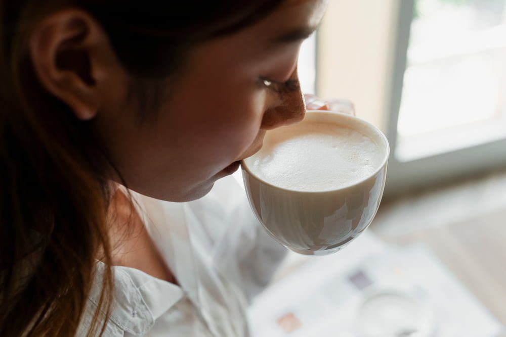 What is the benefits of drinking hot milk at night