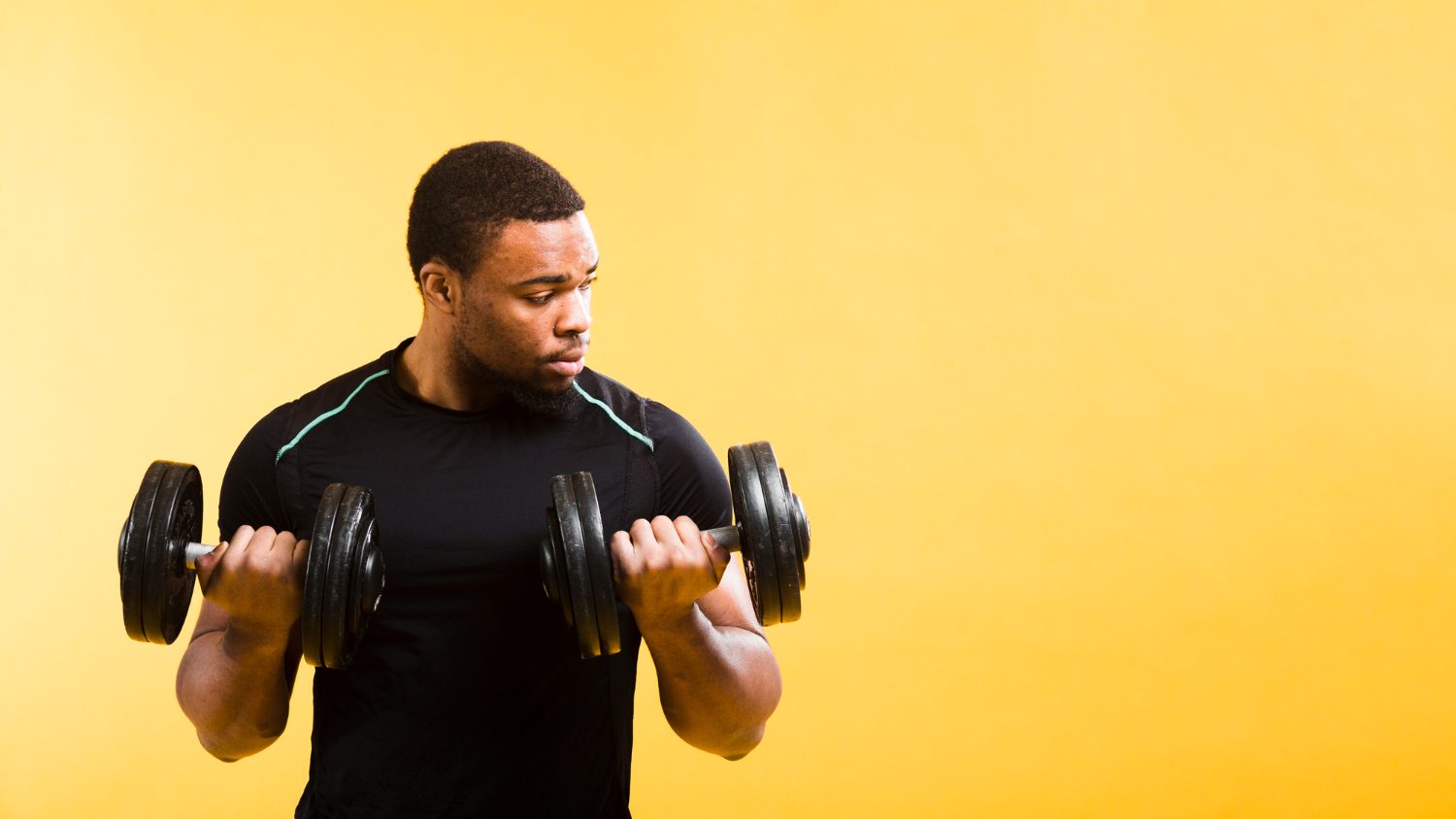 Top 5 Exercises With Dumbbells and Elastic Bands to Train Your Back at Home and in the Gym