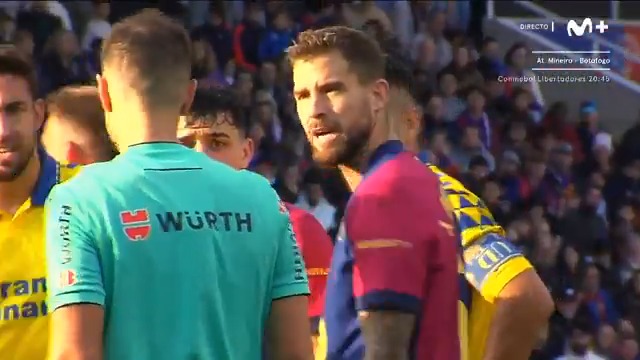 TV cameras pick up reasoning for non-awarding of Barcelona penalty