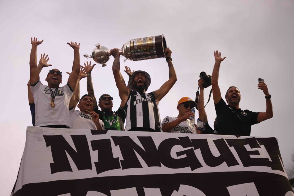 botafogo-celebrate-after-winning-their-first-copa-conmebol-liberadores-2024-copia-scaled.jpg